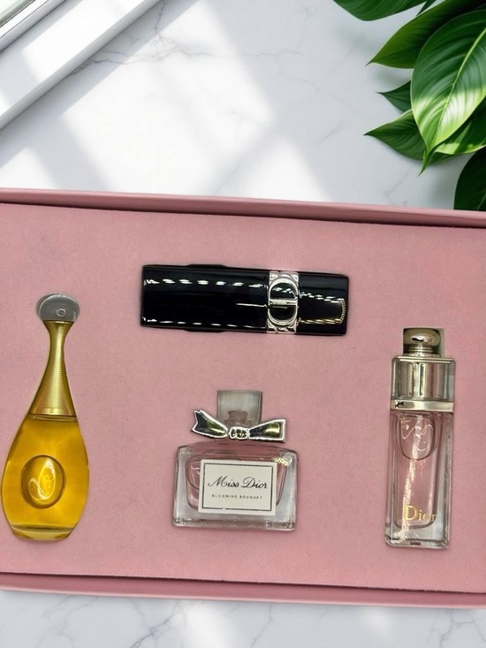 Accessories - 🎀 Dior Mini Perfume Gift Set – 5ml Fragrance Collection + Lipstick 🎀